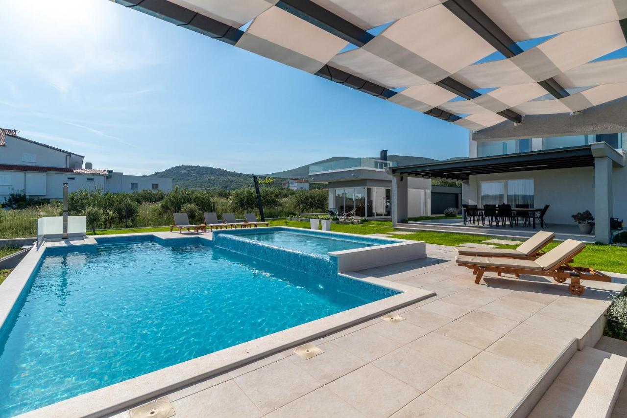 Vitis Villa Kastel Novi Luaran gambar