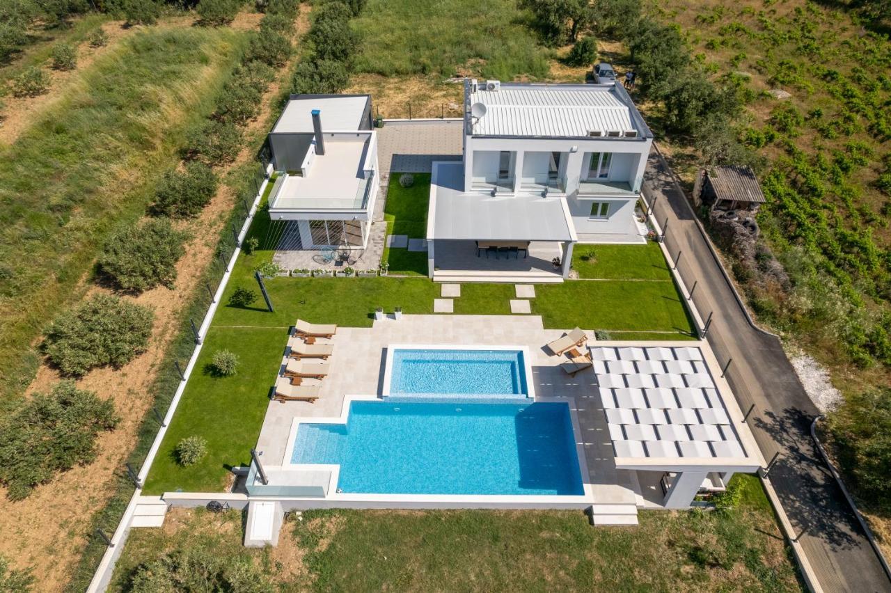 Vitis Villa Kastel Novi Luaran gambar